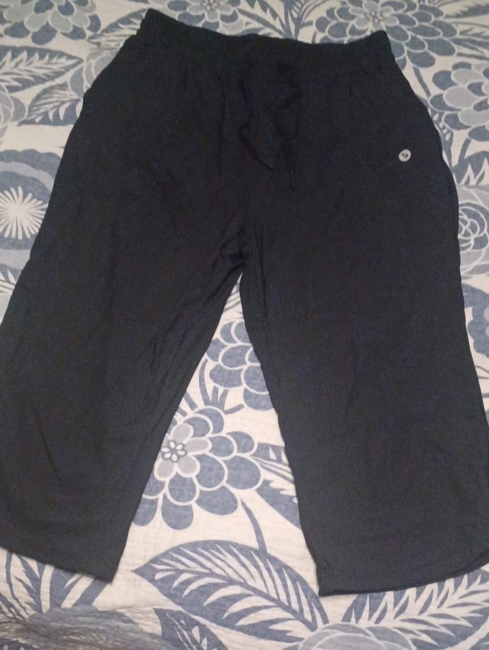 Baleaf Black Elastic Waist Active Wear Cropped Pants Workout Size Medium Light